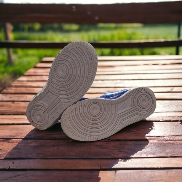 Nike Air Force 1 Leather White Sneakers Youth Size 9 Unisex - Picture 4 of 15